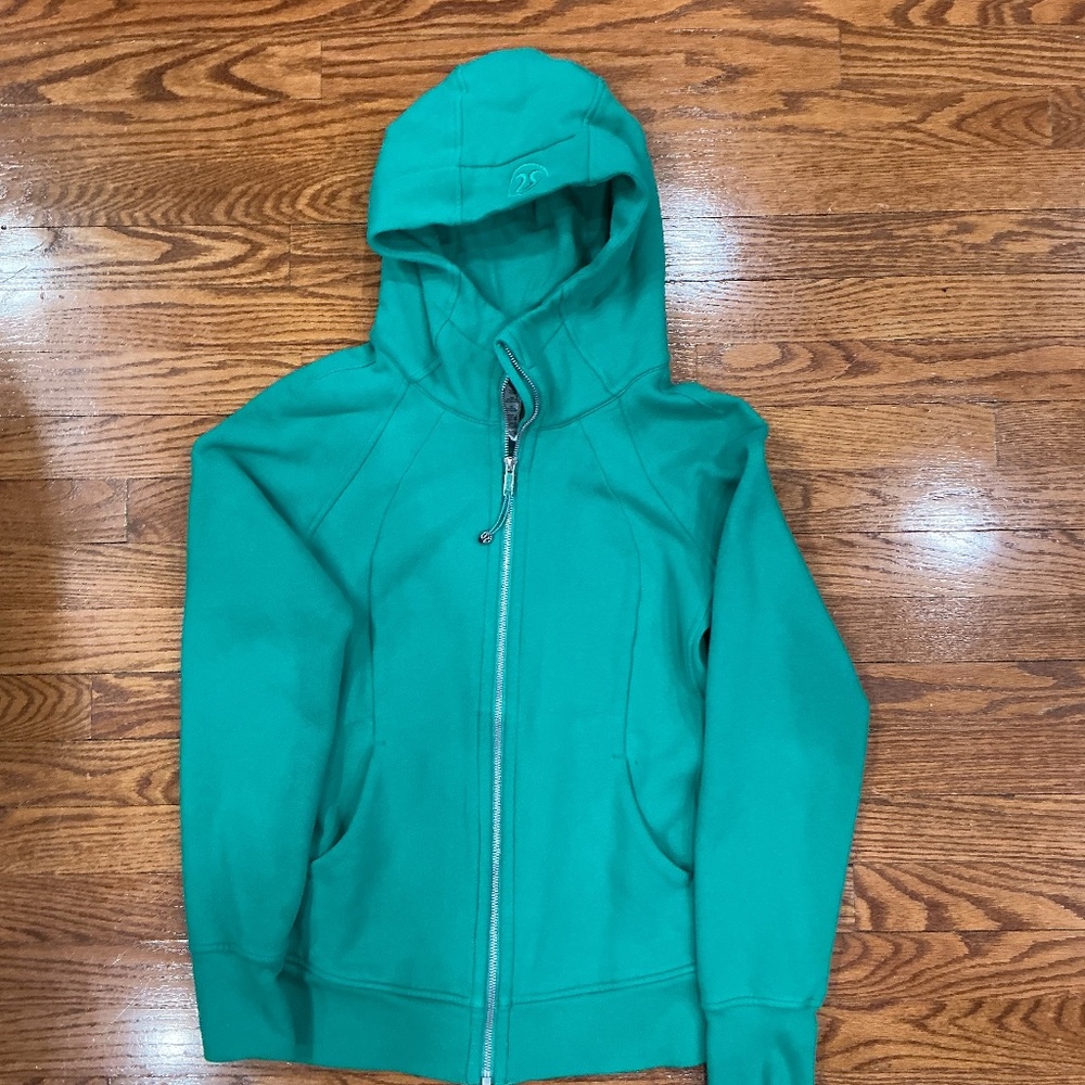 Lululemon size 8, green